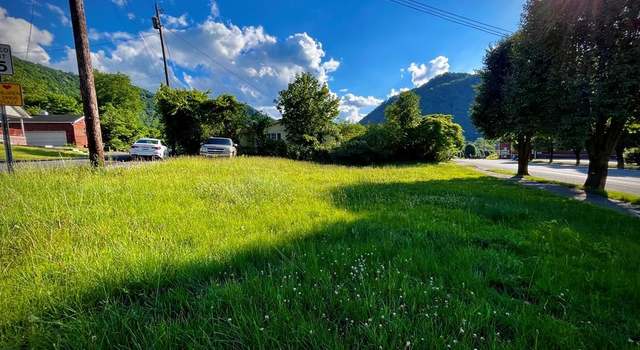 Photo of 116 W 5th St, Elkhorn City, KY 41522
