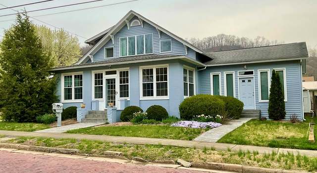 Photo of 416 Court St, Paintsville, KY 41240