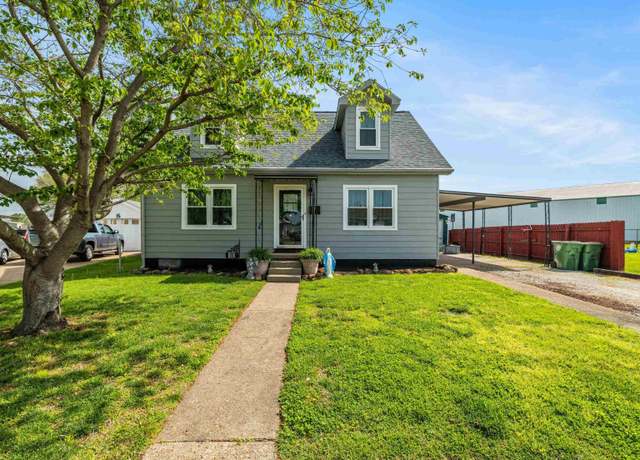 Property at 10 Center Cir, Henderson, KY 42420, 4 beds, 2 baths