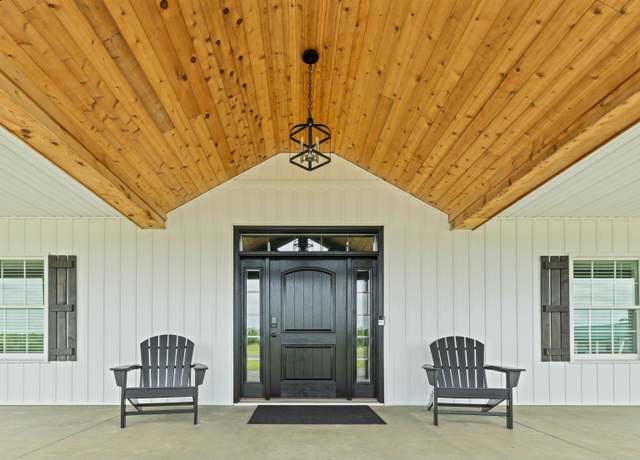 Property at 4848 Greenville Rd, White Plains, KY 42464, 4 beds, 2 baths