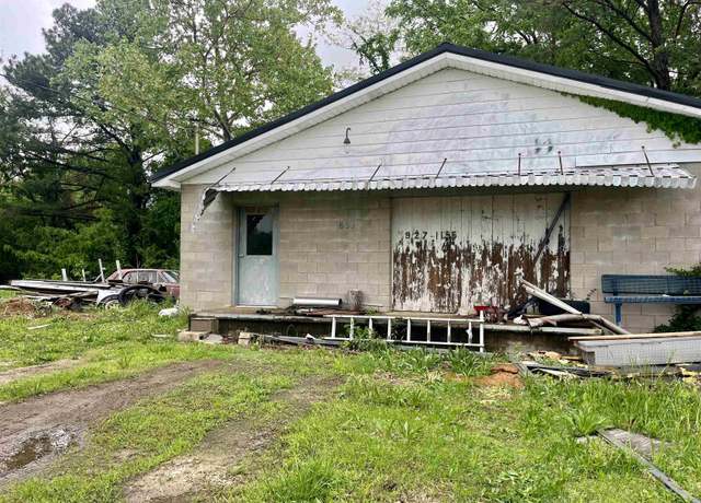 Property at 855 Madison, Hawesville, KY 42348, 1 bed, 1.5 baths