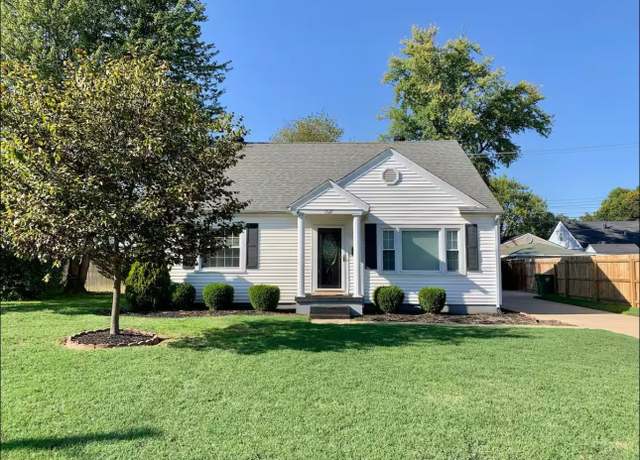 Property at 1727 Hill Ave, Owensboro, KY 42301, 4 beds, 2 baths