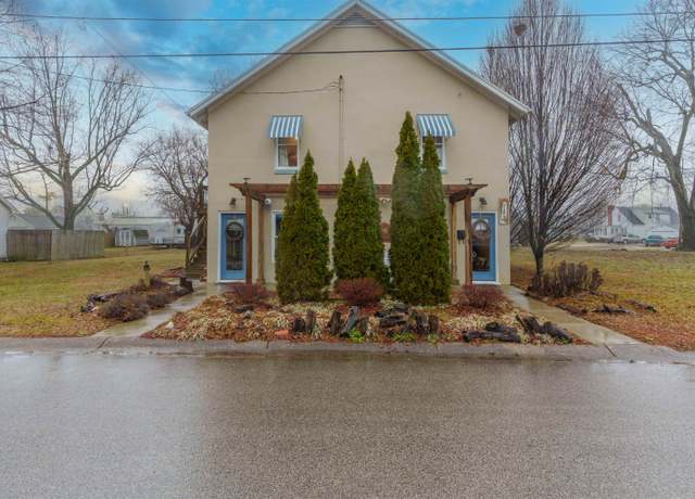 Property at 2104 Pearl St, Owensboro, KY 42303, 2 beds, 2 baths