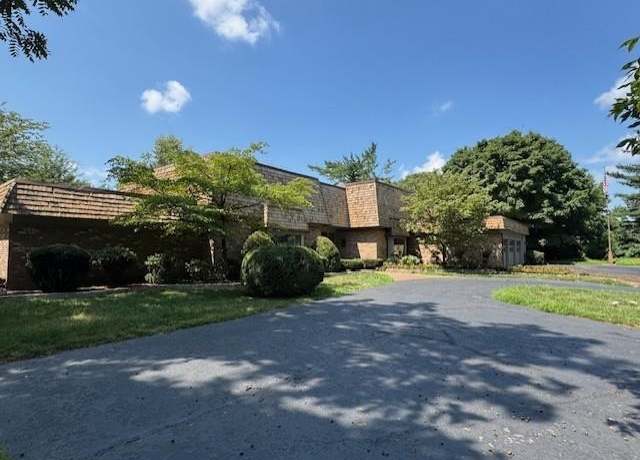 Property at 4210 Deepwood Dr, Henderson, KY 42420, 3 beds, 4.5 baths
