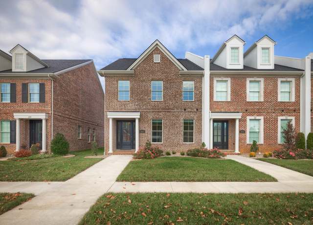 Property at 1053 Hill Ave, Owensboro, KY 42301, 3 beds, 2.5 baths