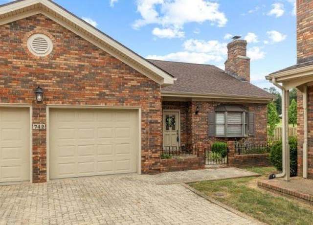 Property at 742 Live Oak Pl, Owensboro, KY 42303, 2 beds, 2.5 baths
