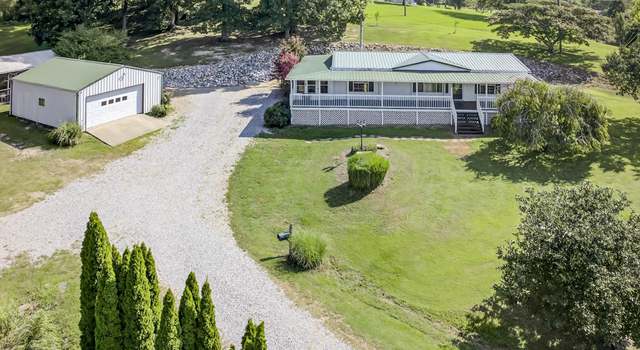 Photo of 27 Hidden Valley Ln, Utica, KY 42376