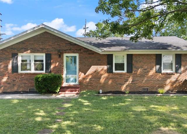 Property at 701 Riverside Dr, Glasgow, KY 42141, 3 beds, 1 bath