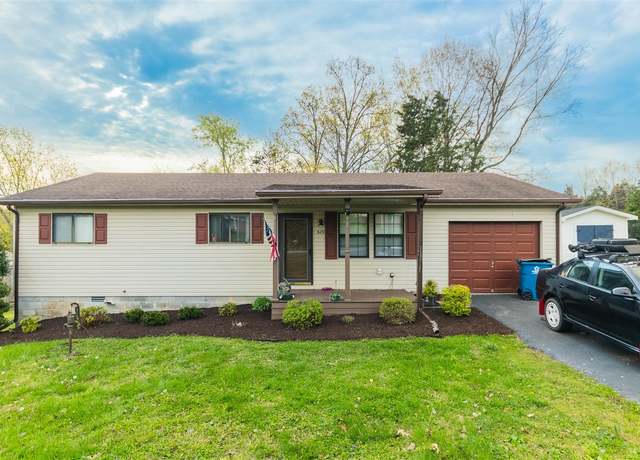 Property at 429 Cedar Springs Dr, Bowling Green, KY 42101, 3 beds, 2 baths
