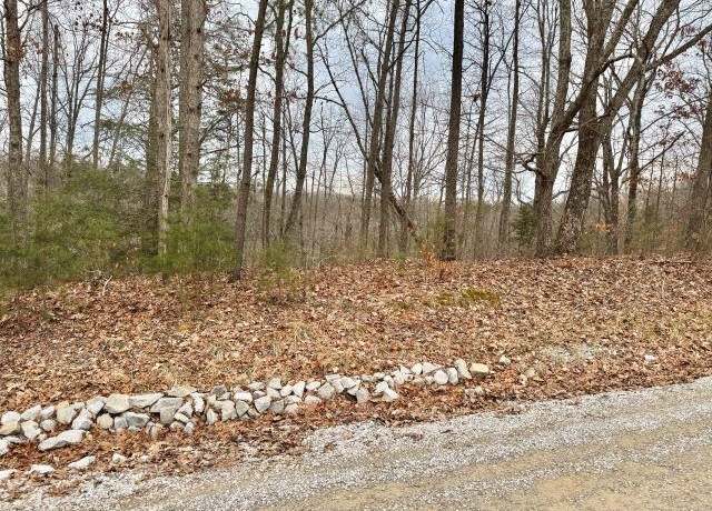 Property at 214 Trailwoods Dr, Mammoth Cave, KY 42259