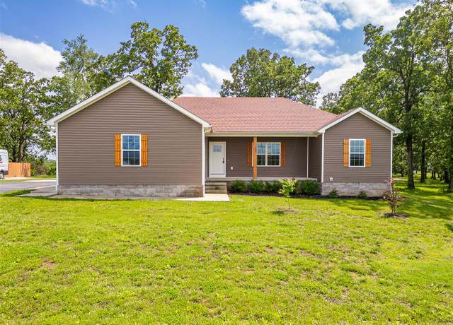 Property at 1407 Earl Rd, Russellville, KY 42276, 3 beds, 2 baths