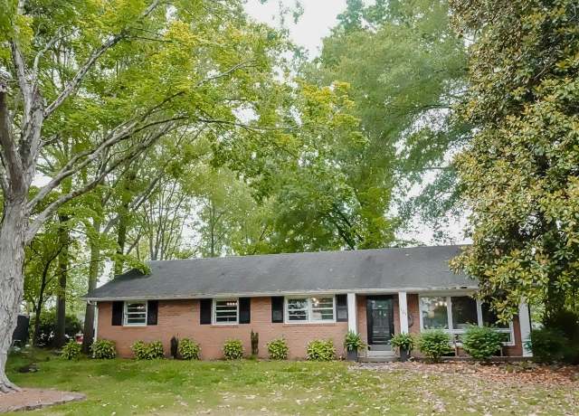 Property at 729 Morehead Way, Bowling Green, KY 42104, 4 beds, 2 baths