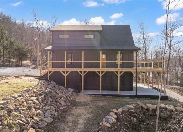 Property at 152 Twin Oaks Dr, Mammoth Cave, KY 42259, 3 beds, 3.5 baths