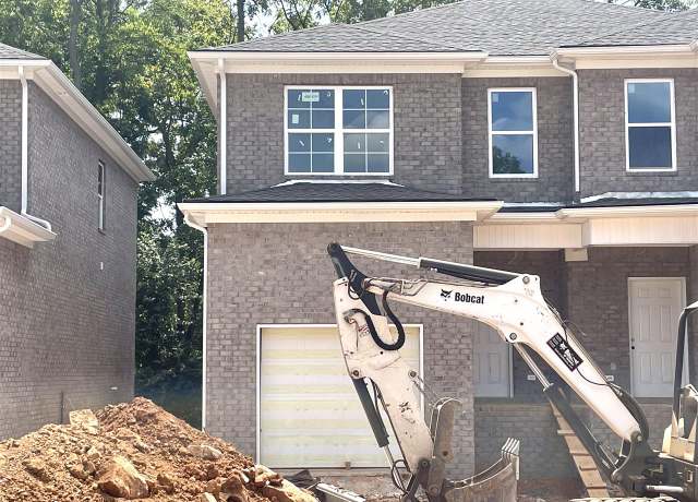 Property at 1124 Garfield St, Bowling Green, KY 42101, 6 beds, 5 baths