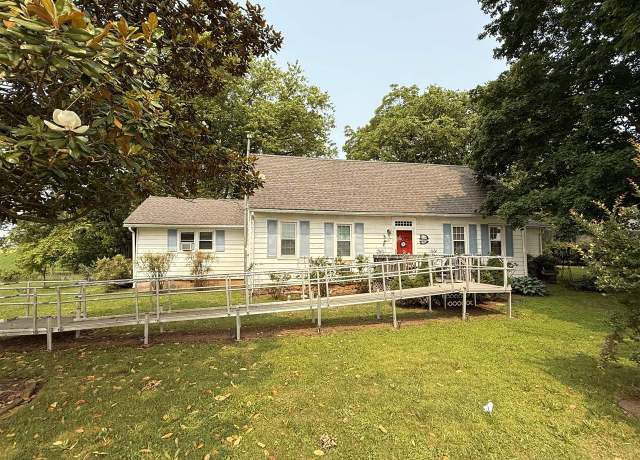Property at 9101 Nashville Rd, Adairville, KY 42202, 5 beds, 1.5 baths