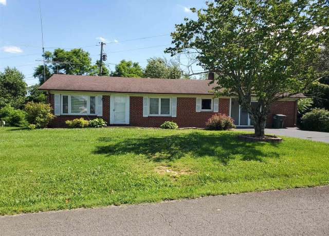 Property at 303 7th St, Tompkinsville, KY 42167, 3 beds, 1.5 baths
