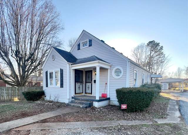 Property at 112 Comer Ave, Horse Cave, KY 42749, 3 beds, 1 bath