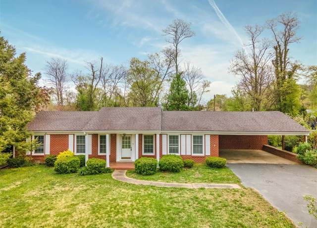 Property at 615 Crittenden Dr, Russellville, KY 42276, 4 beds, 3 baths