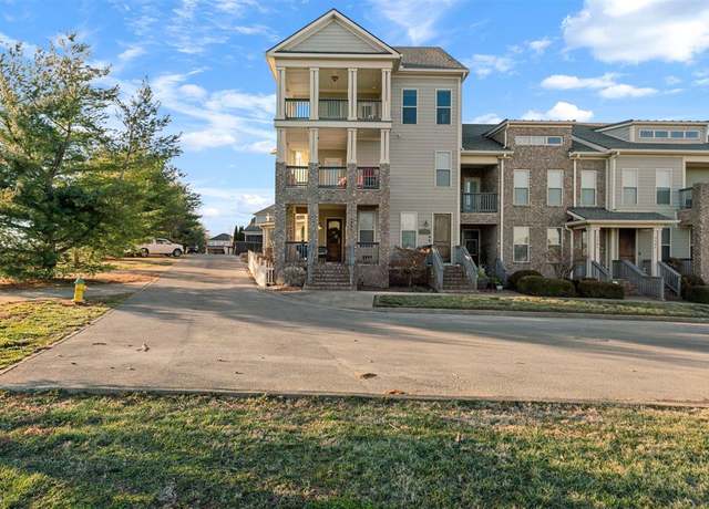 Property at 739 Boston Park Dr, Bowling Green, KY 42103, 2 beds, 2.5 baths