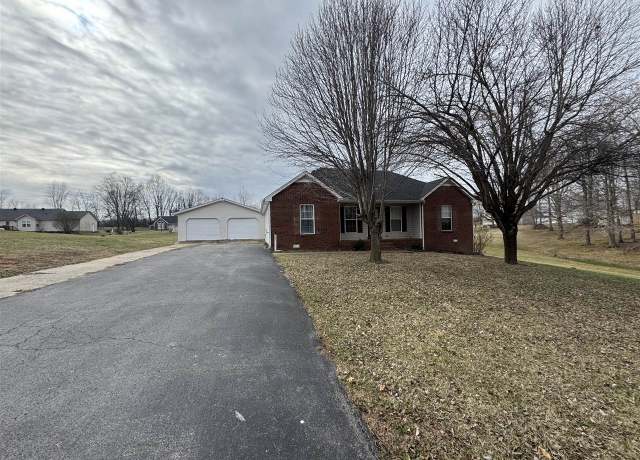 Property at 77 Matt Dr, Scottsville, KY 42164, 3 beds, 2 baths