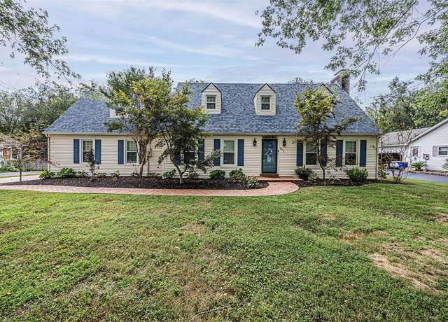 Property at 911 Lois Ln, Bowling Green, KY 42104, 4 beds, 3 baths
