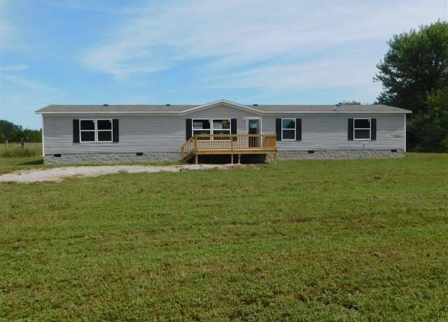 Property at 442 Isom Bradley Rd, Scottsville, KY 42164, 5 beds, 2 baths
