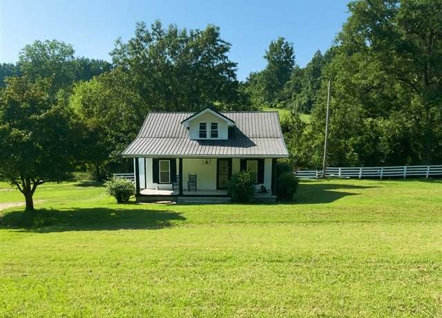 Property at 891 Bowling Green Rd, Scottsville, KY 42164, 4 beds, 2 baths
