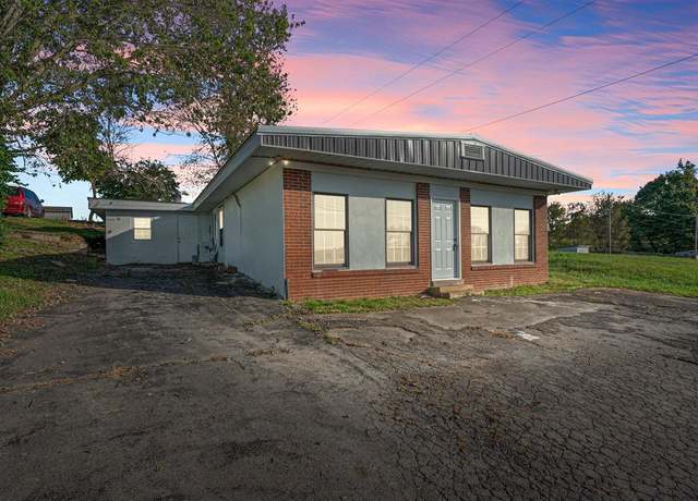 Property at 2436 Roseville Rd, Glasgow, KY 42141, 3 beds, 1 bath