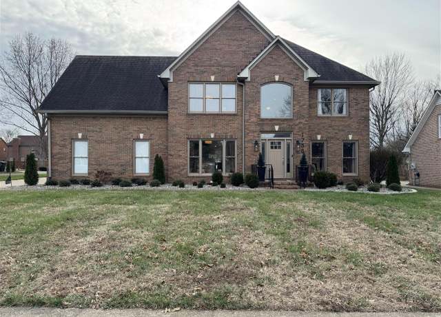 Property at 1738 Briar Cir, Bowling Green, KY 42103, 4 beds, 2.5 baths
