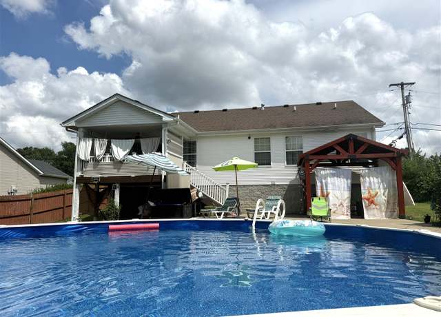 Property at 703 Fern Hill St, Bowling Green, KY 42101, 3 beds, 2 baths