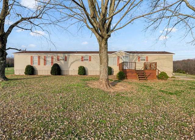 Property at 1312 Hollow Rd, Glasgow, KY 42141, 3 beds, 2 baths