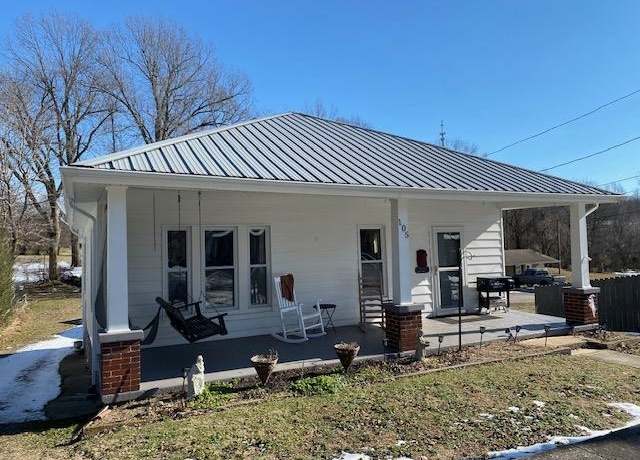 Property at 105 S 9th St, Central City, KY 42330, 3 beds, 1 bath