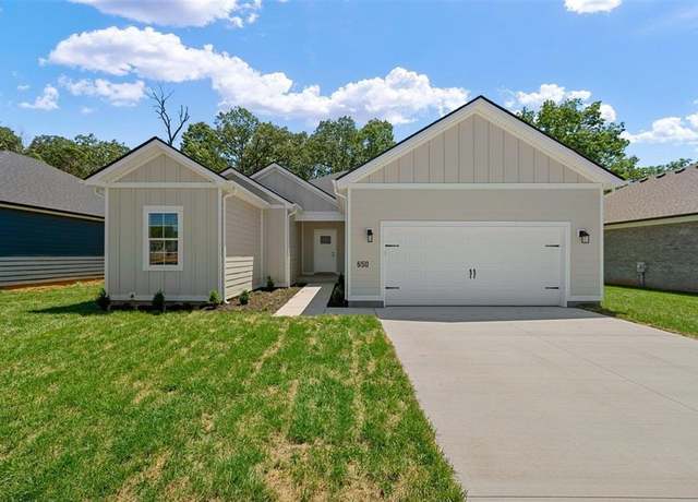 Property at 650 Pleasant Meadow Cir, Bowling Green, KY 42101, 3 beds, 2 baths