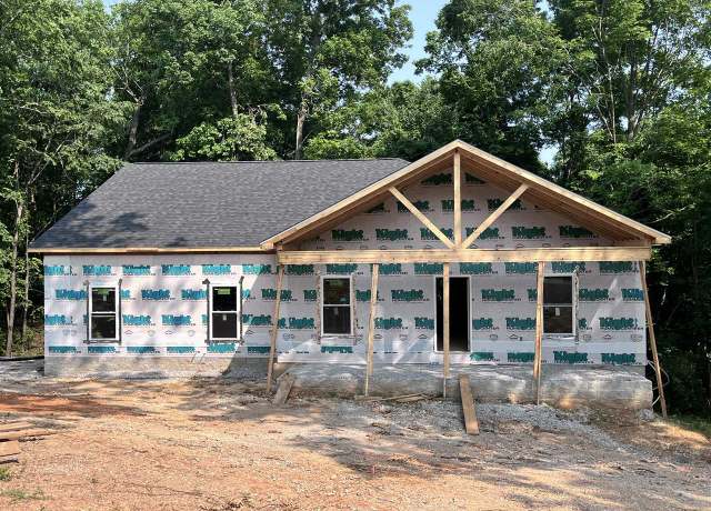 Property at 820 Hill Rd, Bowling Green, KY 42103, 3 beds, 3 baths