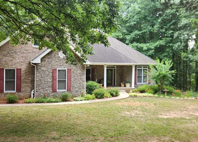 Property at 5125 Halifax Rd, Scottsville, KY 42164, 3 beds, 3 baths