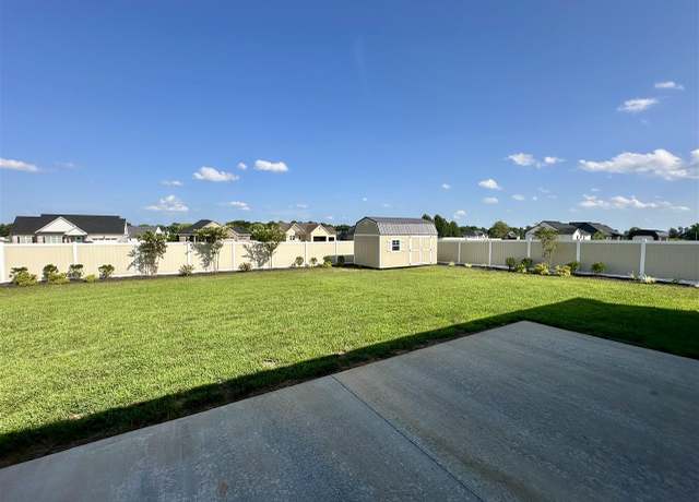 Property at 1105 Andover Dr, Franklin, KY 42134, 4 beds, 2 baths