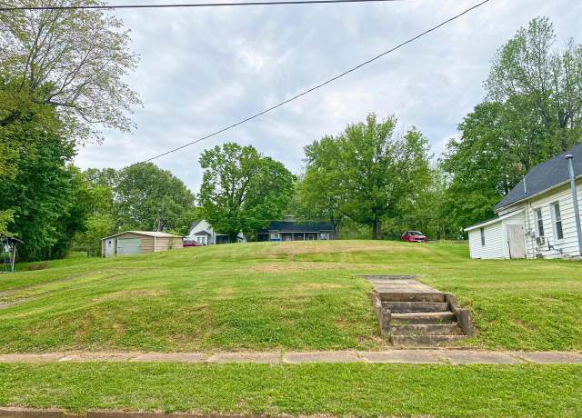 Property at 119 E 4th Ave, Central City, KY 42330