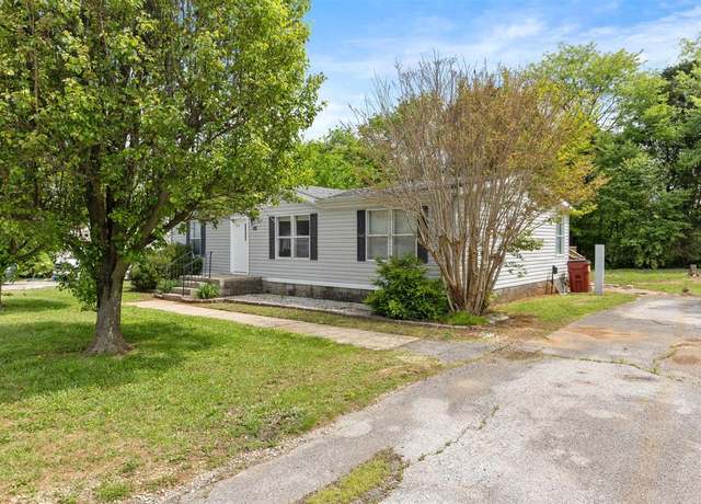 Property at 1736 Duchess Dr, Bowling Green, KY 42101, 3 beds, 2 baths