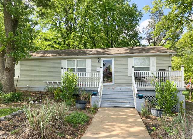 Property at 115 Jefferson St, Central City, KY 42330, 3 beds, 2 baths