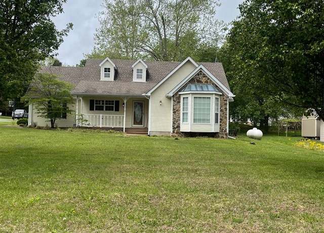 Property at 457 W Villa Dr, Bowling Green, KY 42101, 3 beds, 2 baths