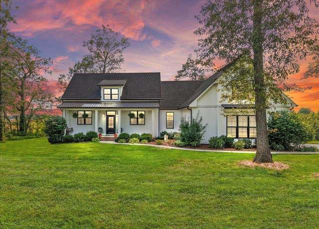 Property at 221 Travelstead Rd, Woodburn, KY 42170, 4 beds, 3 baths