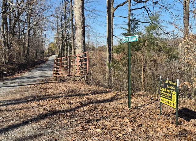 Property at 10 Preston Sullivan Rd, Columbia, KY 42728