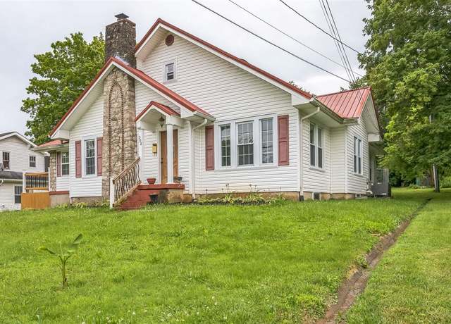 Property at 302 W Cherry St, Glasgow, KY 42141, 4 beds, 2.5 baths