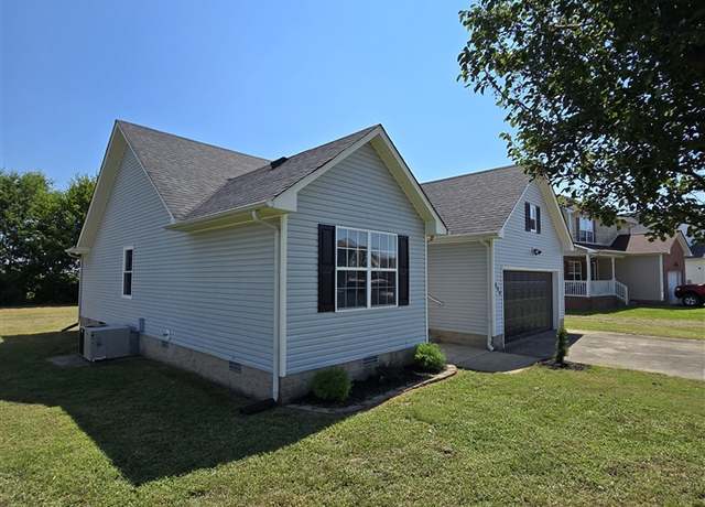 Property at 604 S Cavalcade Cir, Oak Grove, KY 42262, 3 beds, 2 baths