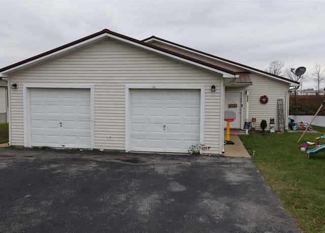 Property at 206 A&B Forrester Rd, Glasgow, KY 42141, 4 beds, 2 baths