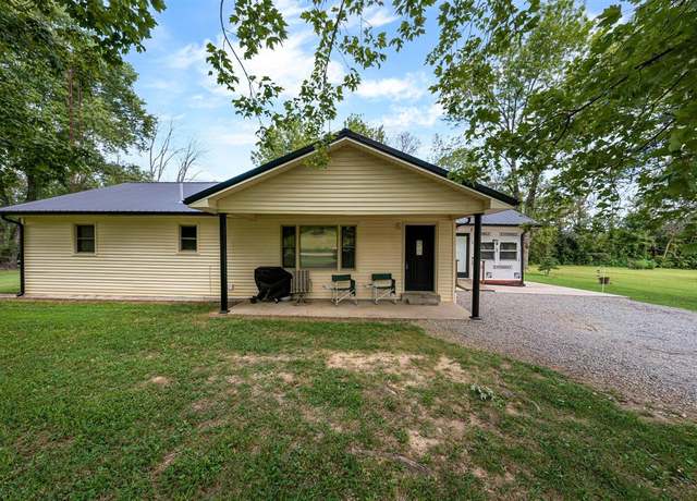 Property at 102 Caneyville Rd, Roundhill, KY 42275, 2 beds, 1.5 baths