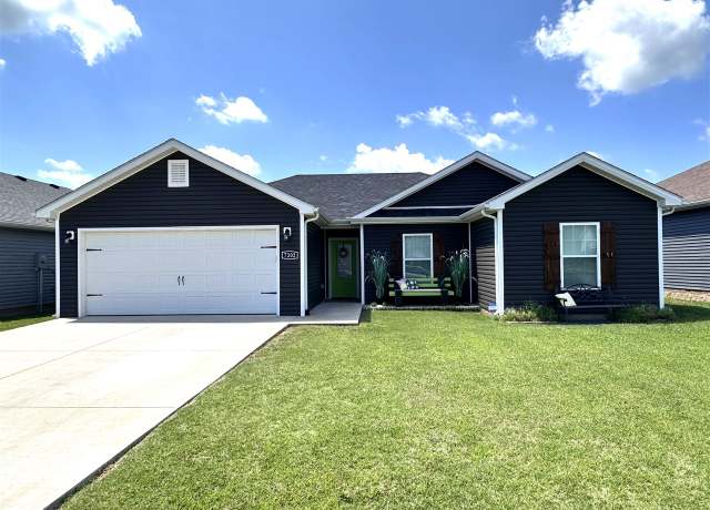 Property at 7202 Centerstone Dr, Bowling Green, KY 42101, 3 beds, 2 baths