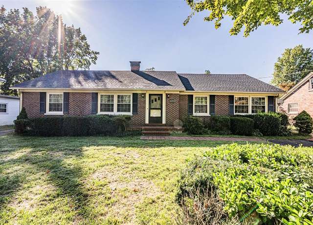 Property at 616 Magnolia St, Bowling Green, KY 42103, 4 beds, 1.5 baths