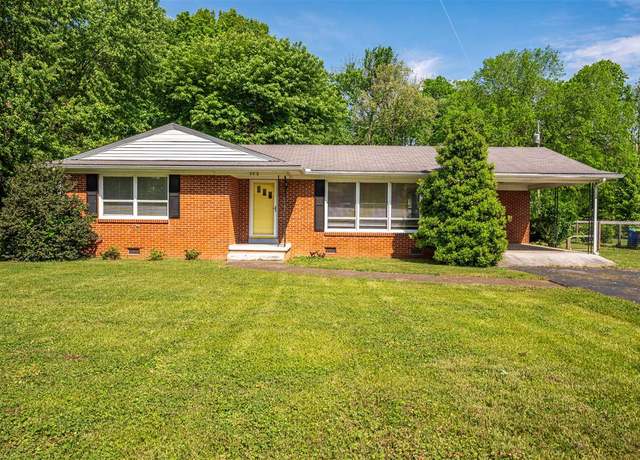 Property at 906 Meadow Ln, Russellville, KY 42276, 3 beds, 2 baths