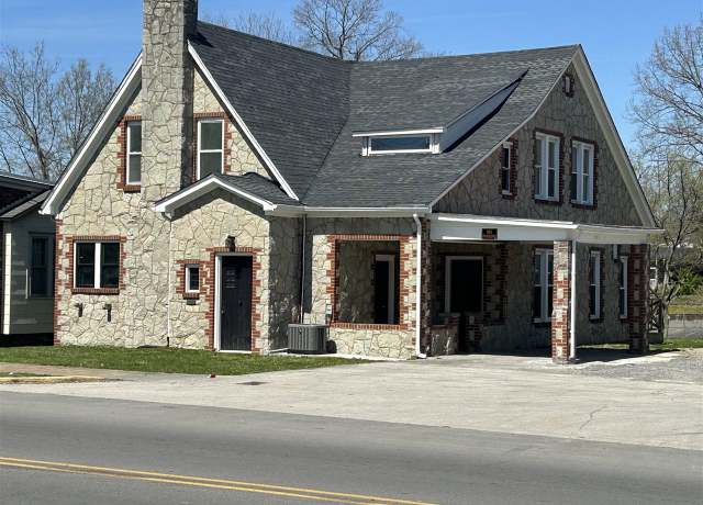 Property at 507 E Main St, Scottsville, KY 42164, 4 beds, 3 baths